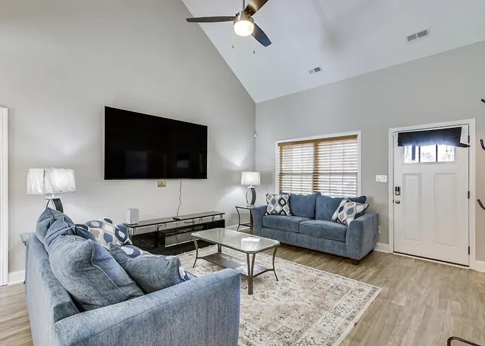 Traveling Professionals Welcome! Cozy Athens Home